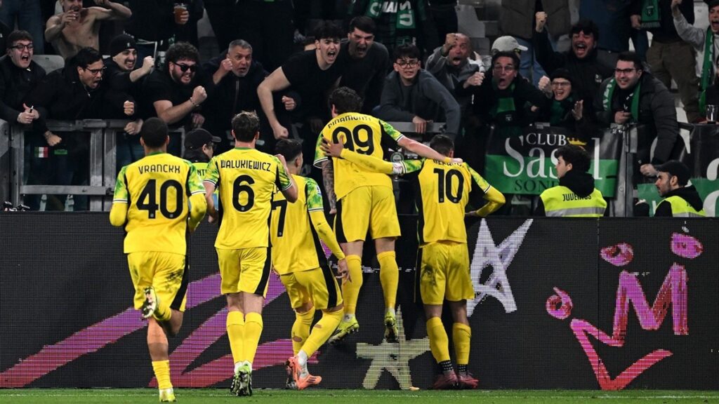 Esultanza gol Pinamonti Juve Sassuolo