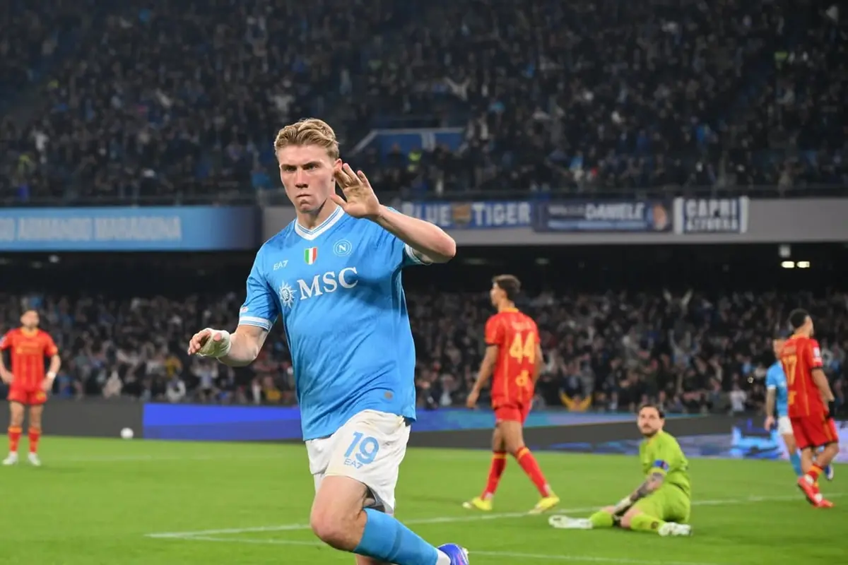 Chi sono gli 11 calciatori di Serie A tra i 100 più preziosi al mondo: c'è una new entry 32 Calciatori più preziosi Serie A