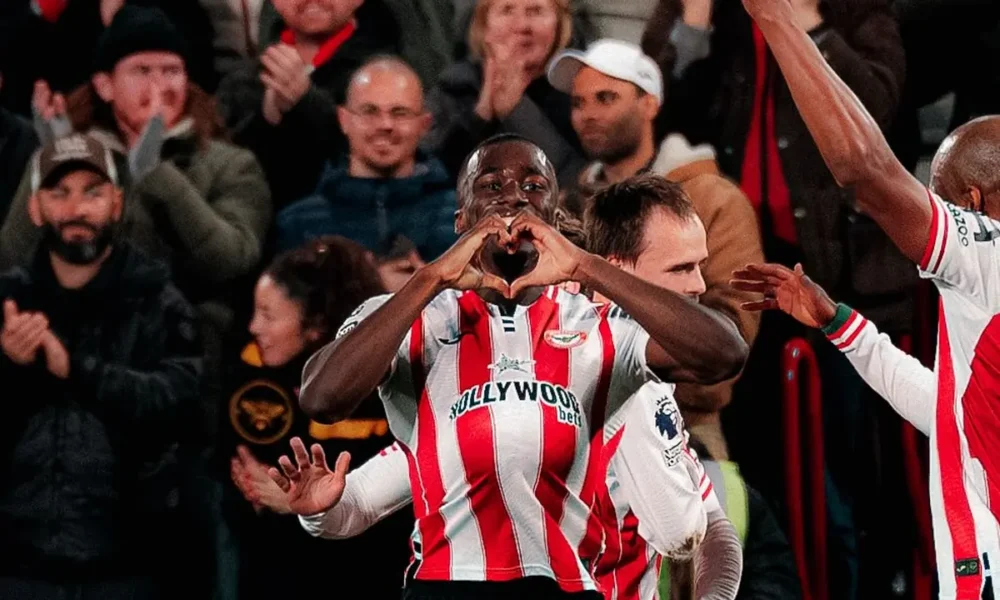 Kayode rinnova con il Brentford, firma ufficiale fino al 2032! Niente ritorno in Serie A per l’esterno italiano