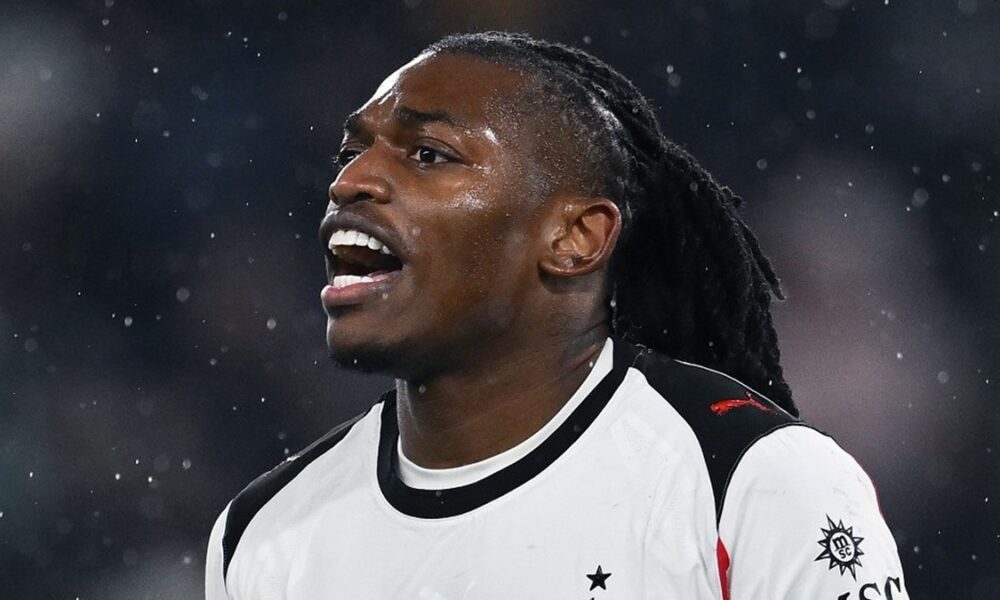 Leao via dal Milan? Si muove il Manchester United! Lo scenario dopo i fischi di San Siro