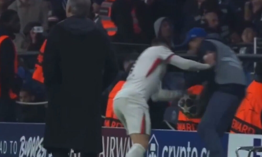 Pedro Neto spintona il raccattapalle, la UEFA apre un fascicolo sull’episodio di PSG Chelsea: il comunicato