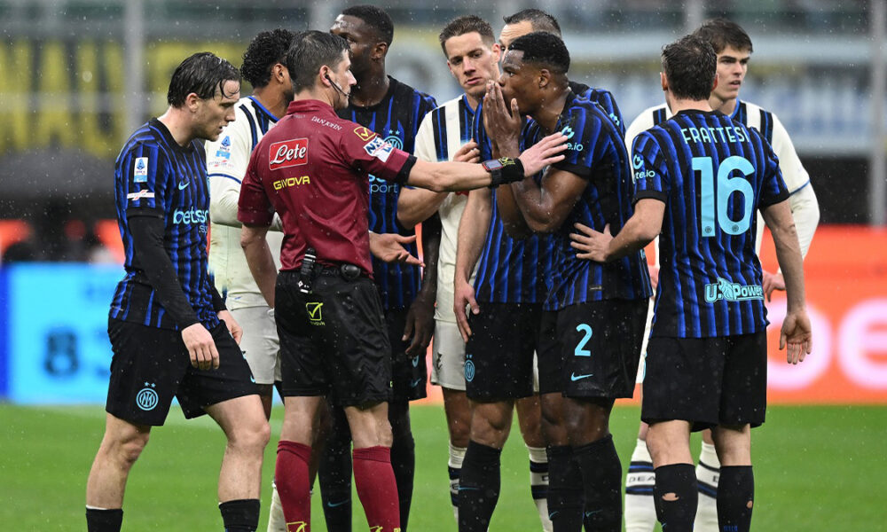Manganiello ‘fermato’ dopo Inter Atalanta? Nessuna punizione. Arbitrerà all’estero e tornerà dopo la sosta ma…
