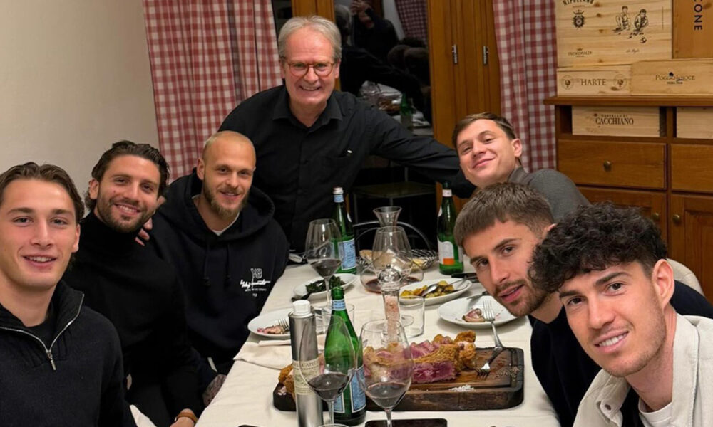 Italia, la cena dopo la vittoria con l’Irlanda del Nord: ma occhio al possibile indizio in ottica calciomercato per l’Inter – FOTO