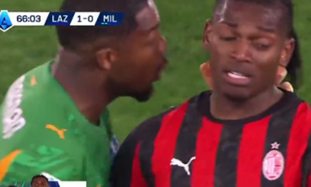 Leao furioso al momento della sostituzione: ecco cosa ha provocato la reazione del numero 10 rossonero! Il retroscena