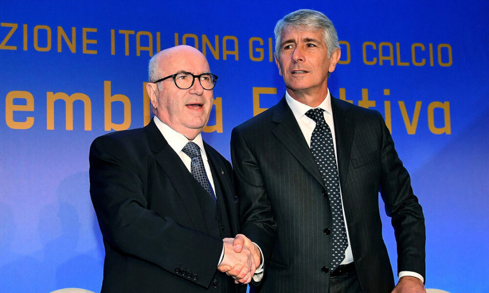 Commissariamento FIGC, la nuova ombra sul calcio italiano dopo lo scandalo arbitri: i precedenti nel nostro Paese e all’estero