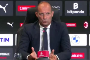 Allegri, allenatore del Milan, in conferenza stampa