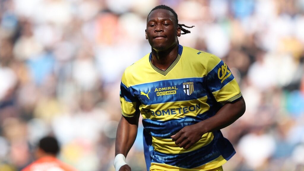 Nesta Elphege con la maglia del Parma in campo