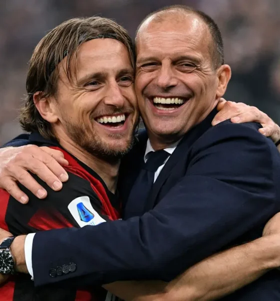 Modric abbraccia Max Allegri, allenatore del Milan