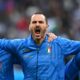 Leonardo Bonucci, Andrea Belotti e Jorginho durante l'inno d'Italia