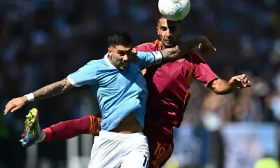 Celik e Zaccagni durante un duello aereo in Lazio Roma