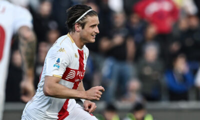 L'esultanza di Lorenzo Colombo, attaccante del Genoa, dopo un gol
