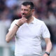 L'allenatore del Torino, Roberto D'Aversa, pensieroso