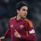 Paulo Dybala con la maglia della Roma