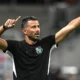 L'allenatore del Sassuolo, Fabio Grosso, dà indicazioni