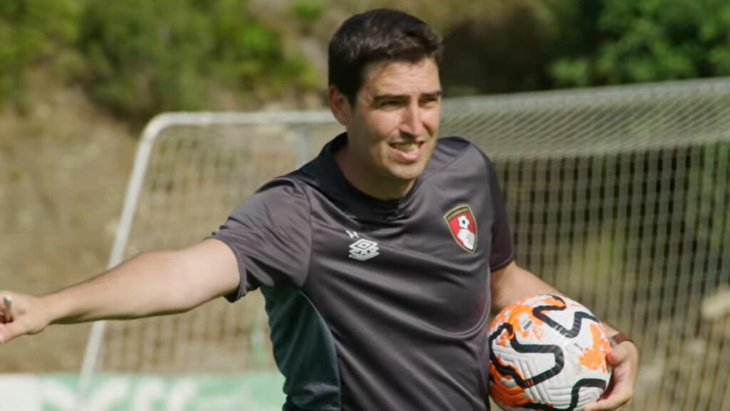 L'allenatore del Bournemouth, Andoni Iraola