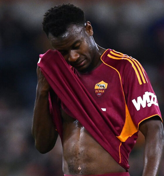 Il difensore della Roma, Evan Ndicka