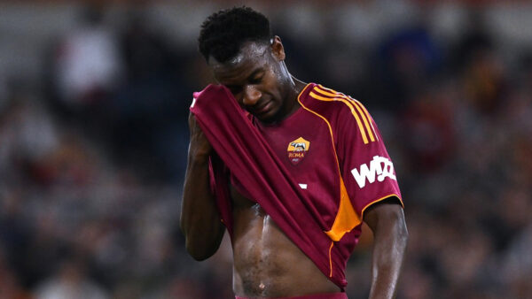 Il difensore della Roma, Evan Ndicka
