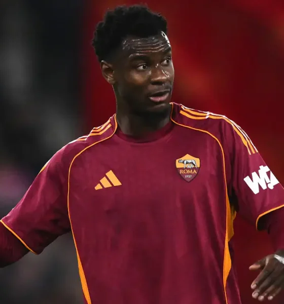 Il difensore della Roma, Evan Ndicka
