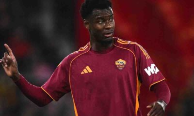 Il difensore della Roma, Evan Ndicka