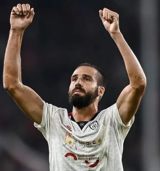 Pavoletti esulta gol Cagliari