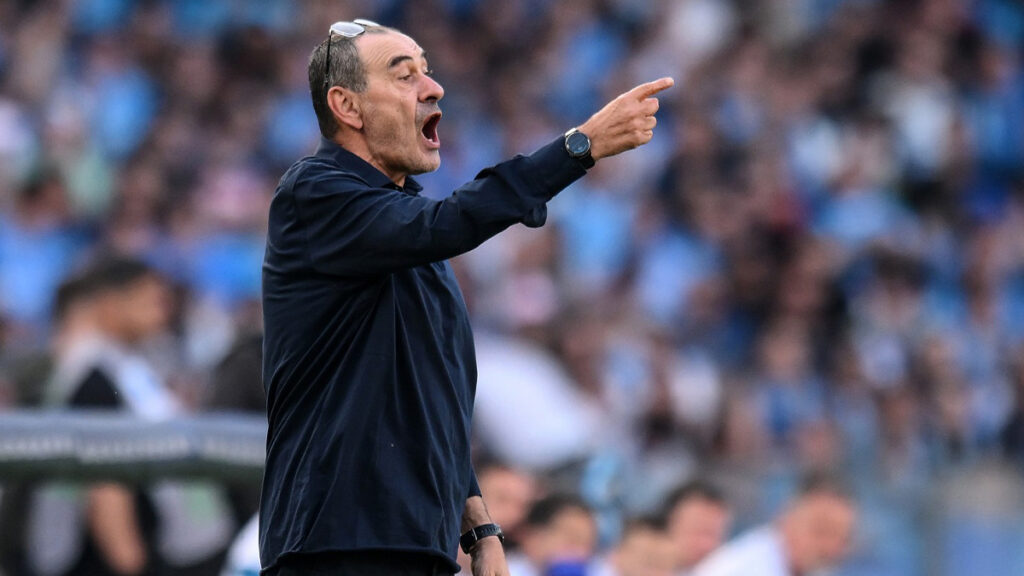 Sarri, ex allenatore della Lazio, in panchina