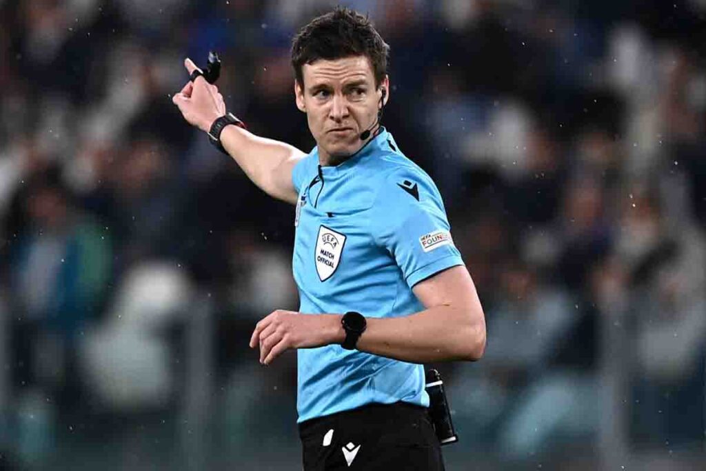 L'arbitro Daniel Siebert