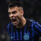 L'attaccante dell'Inter, Lautaro Martinez, esulta dopo un gol