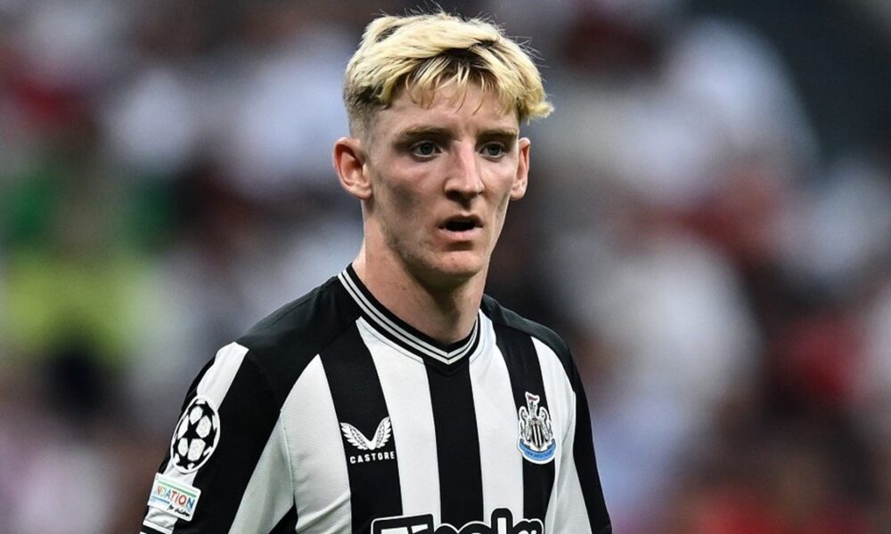 Barcellona, niente Leao: chiuso l’accordo con Gordon, intesa col Newcastle a un passo