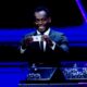 Essien sorridente ai sorteggi della Champions League