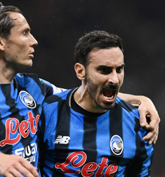 L'esterno dell'Atalanta, Davide Zappacosta, esulta dopo un gol