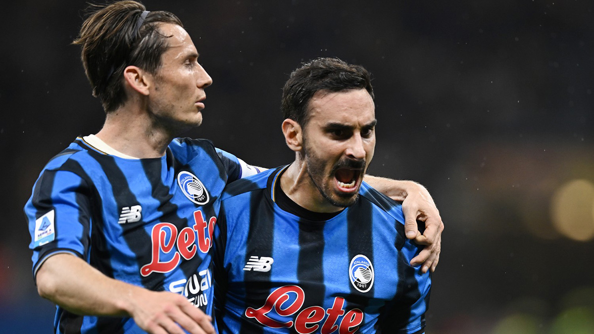 L'esterno dell'Atalanta, Davide Zappacosta, esulta dopo un gol