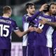 Fiorentina giocatori si abbracciano dopo gol