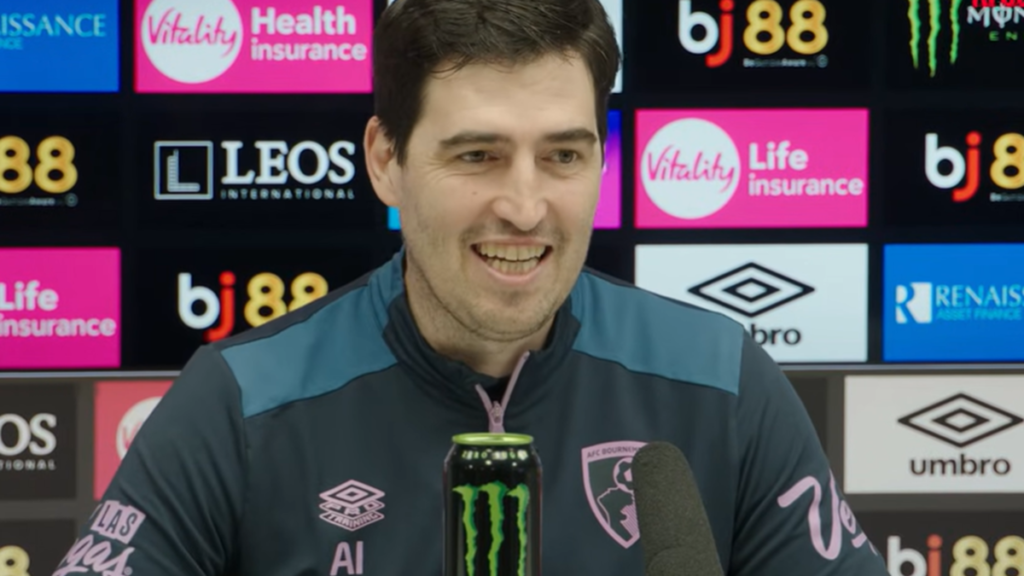 L'allenatore del Bournemouth, Andoni Iraola