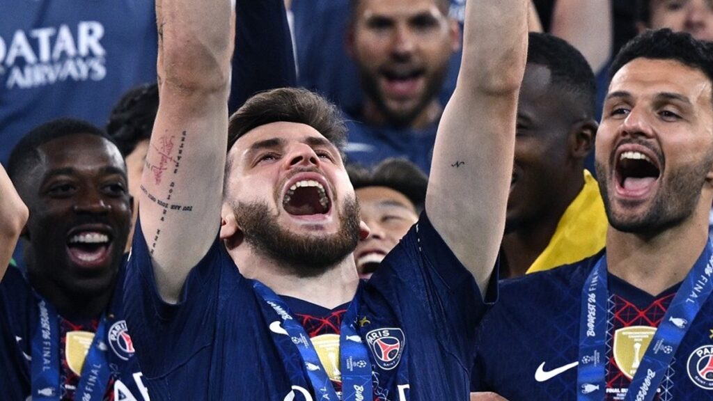 Kvaratskhelia alza la Champions League col Psg