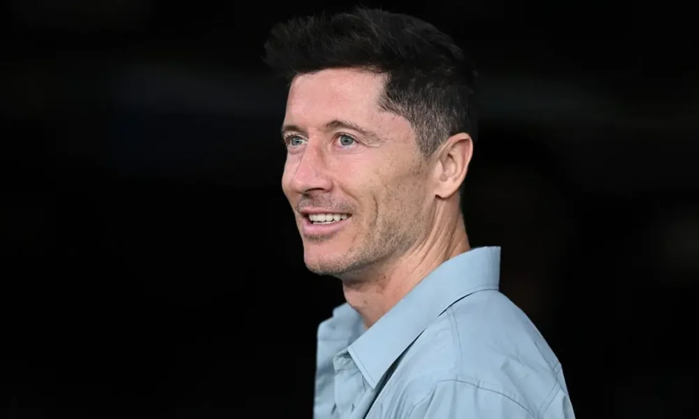 Barcellona, ore decisive per Lewandowski: oggi il faccia a faccia con Flick
