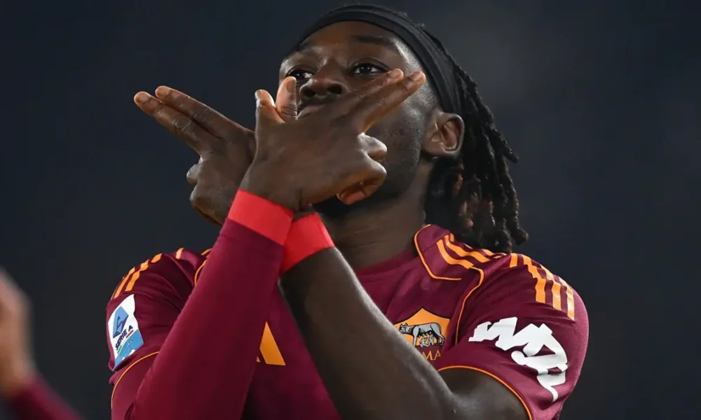 Manchester United all’assalto di Manu Koné: la Roma fissa il prezzo per la maxi-cessione del francese