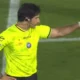 L'arbitro Maresca assegna il rigore del 1-3 in Cremonese-Como