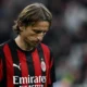 Luka Modric, centrocampista del Milan, a testa bassa