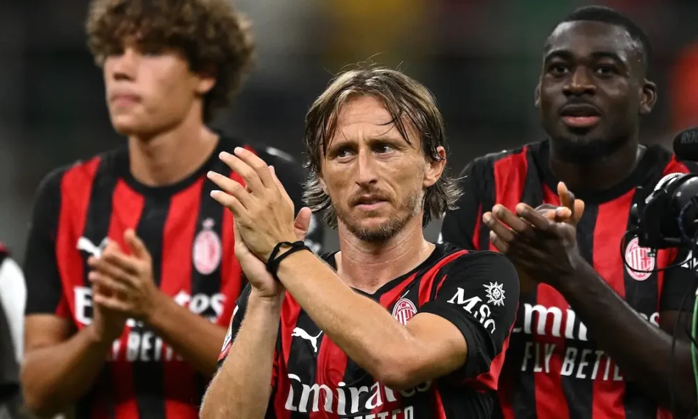 Modric al bivio: addio al Milan o permanenza? L’arrivo di Iraola può cambiare tutto