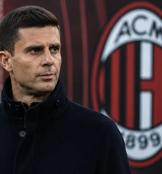 Motta con lo scudetto del Milan