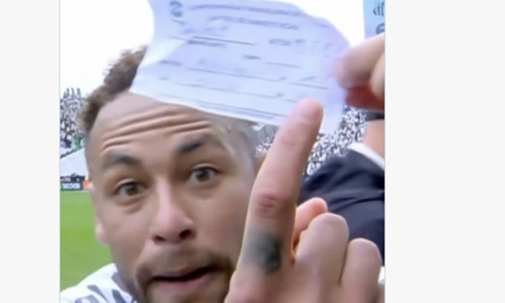 Caos sostituzione per Neymar: clamoroso in Brasile, pasticcio del quarto uomo e giallo per proteste! La ricostruzione di quanto successo – VIDEO