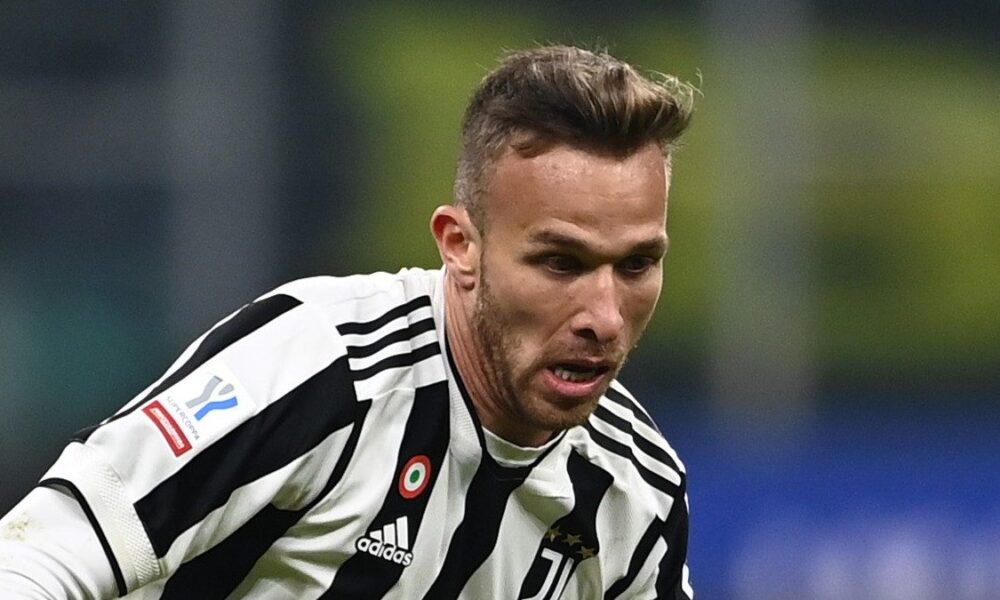 Arthur torna (di nuovo) alla Juventus: rientro alla Continassa e futuro da decidere