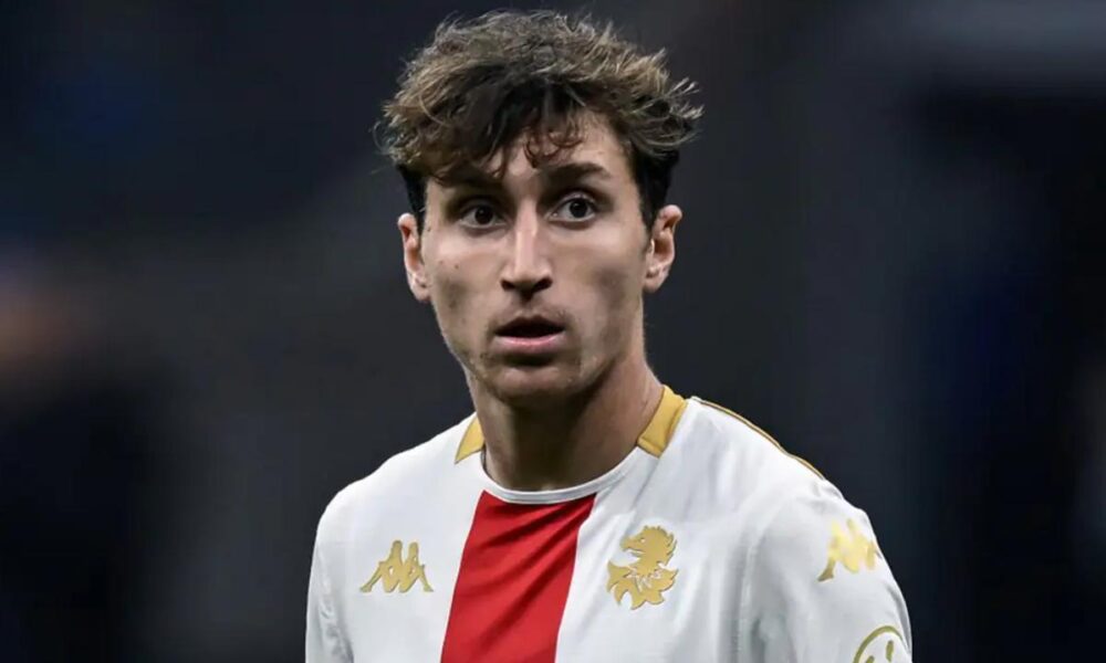 Tommaso Baldanzi con la maglia del Genoa
