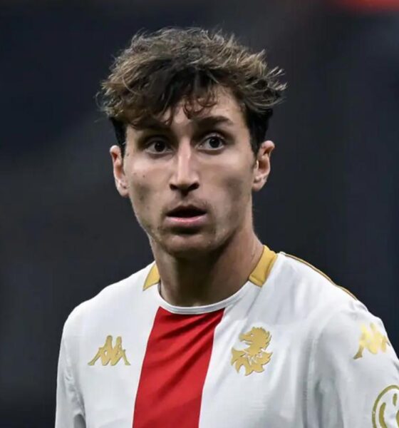 Tommaso Baldanzi con la maglia del Genoa