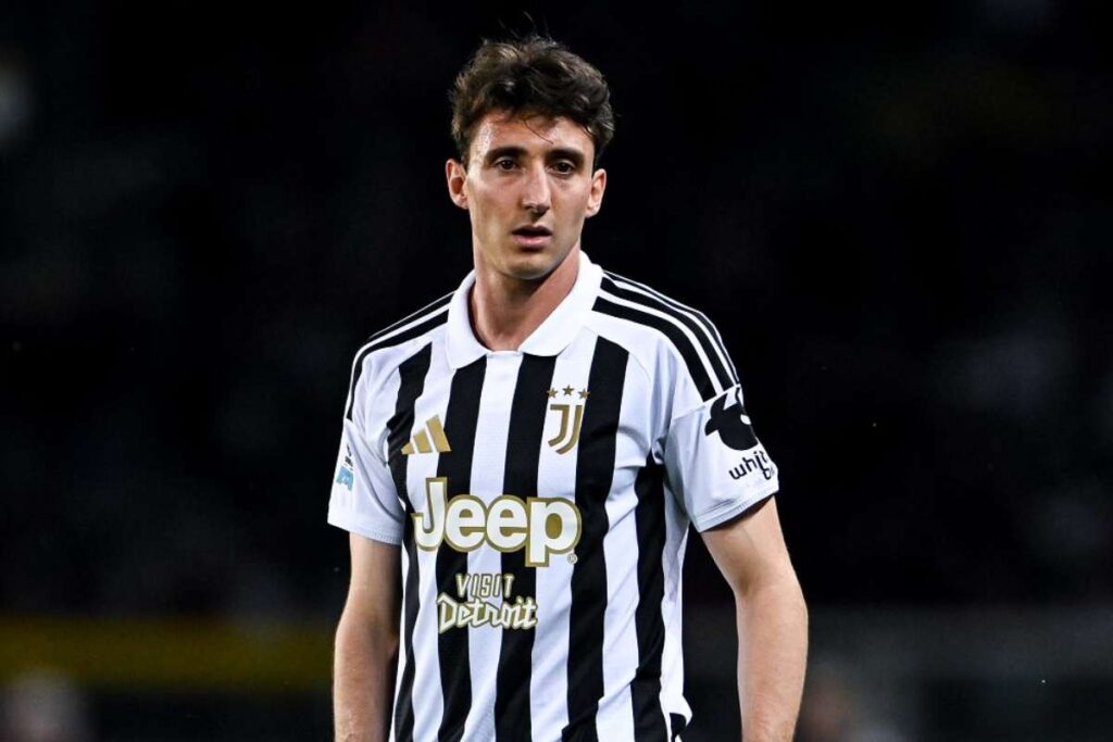 Palestra Inter, dalla frenata al rilancio fino all'idea Cambiaso come piano B: tutto sulla trattativa 32 L'esterno della Juventus, Andrea Cambiaso