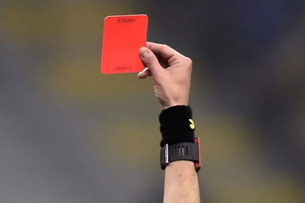 Cartellino rosso arbitro