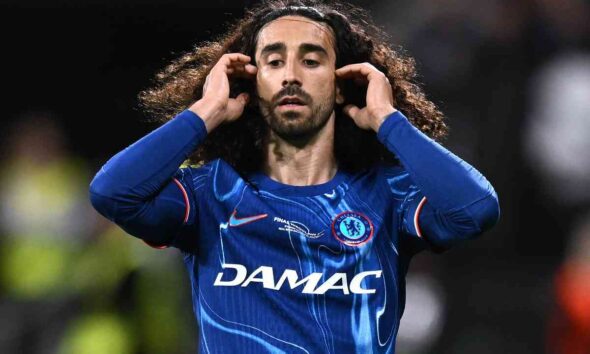 Cucurella durante Betis Chelsea