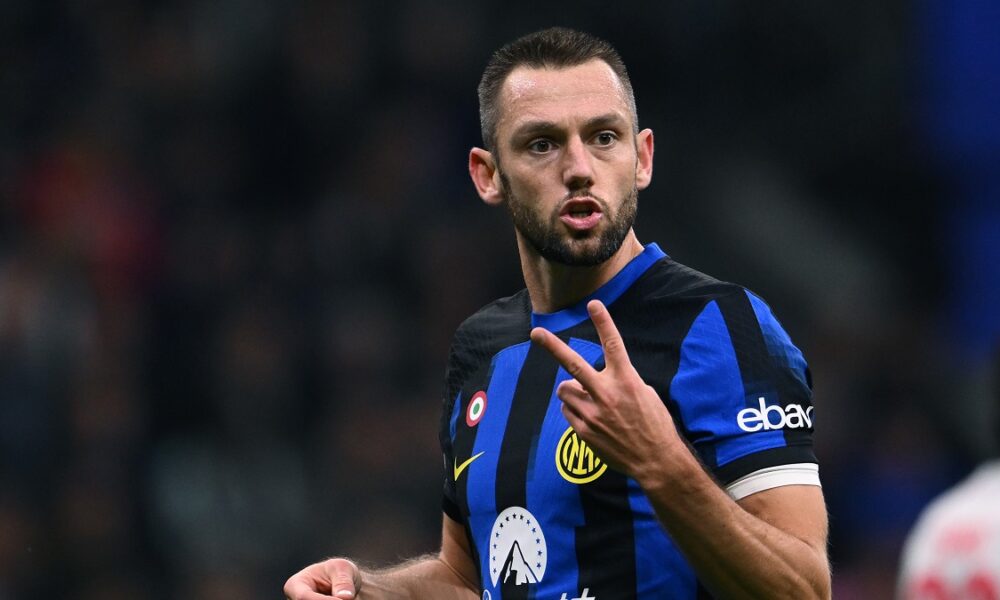 Inter, anche De Vrij verso l’addio: il Panathinaikos ha convinto il difensore