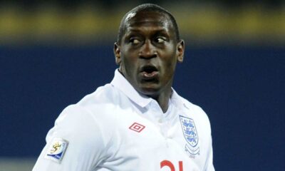 Emile Heskey con la maglia dell'Inghilterra