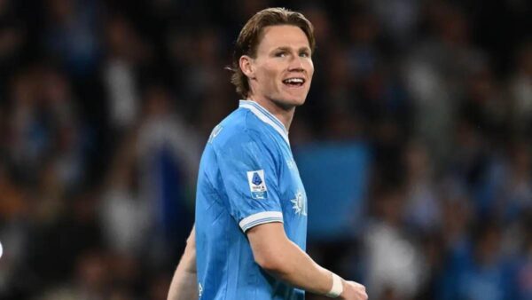 centrocampista del Napoli McTominay